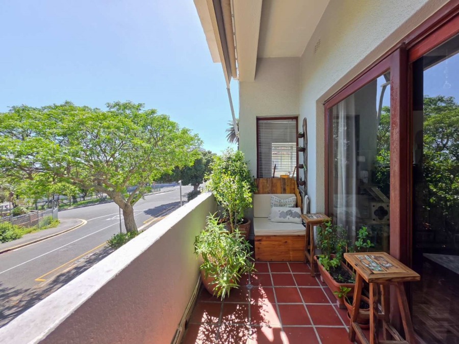 2 Bedroom Property for Sale in Vredehoek Western Cape